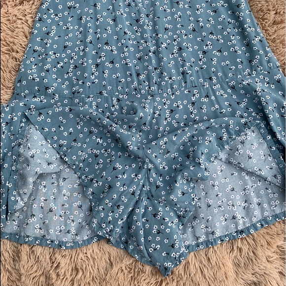 GARAGE Floral Romper - Picture 4 of 7